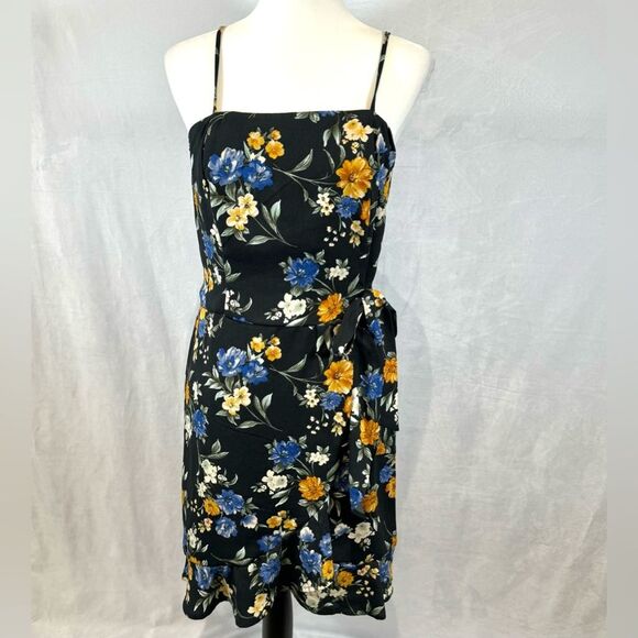 Black floral smocked back faux wrap sundress size large - Picture 3 of 8